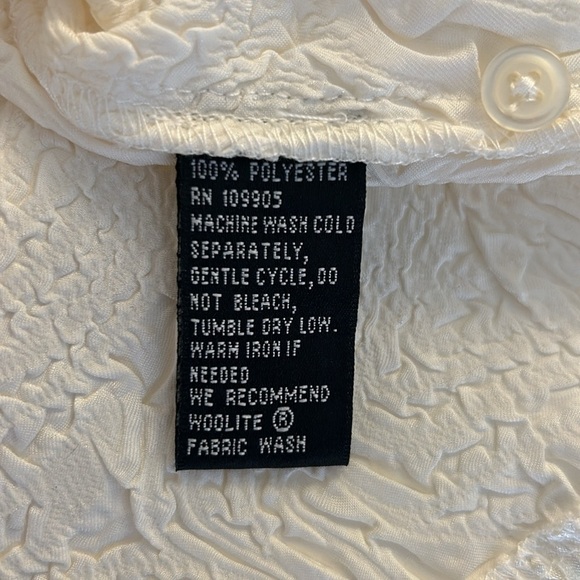 Essentials by Milano Cream Satin Crushed Button Down Top Size Large New with tag - Picture 8 of 8